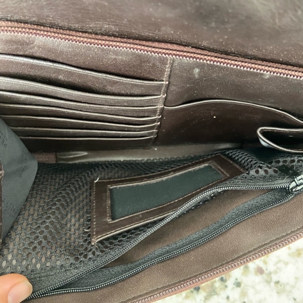 Vintage Perlina New York Leather Crossbody
Messenger Travel Bag Dark Brown - Picture 7 of 11